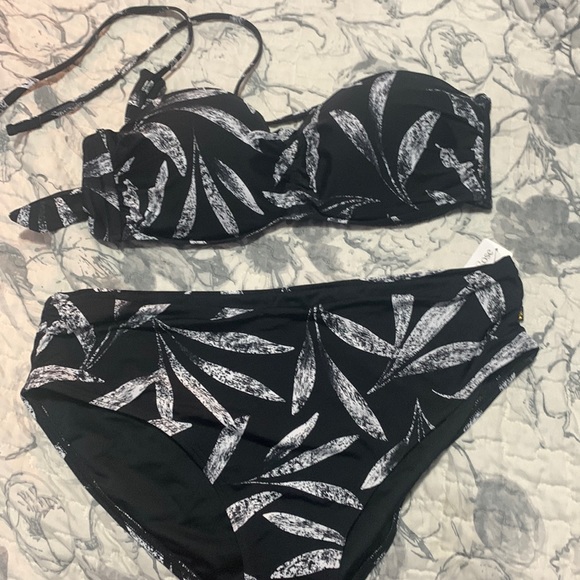 La Vie en Rose bathing suit (2 piece) - Picture 2 of 6